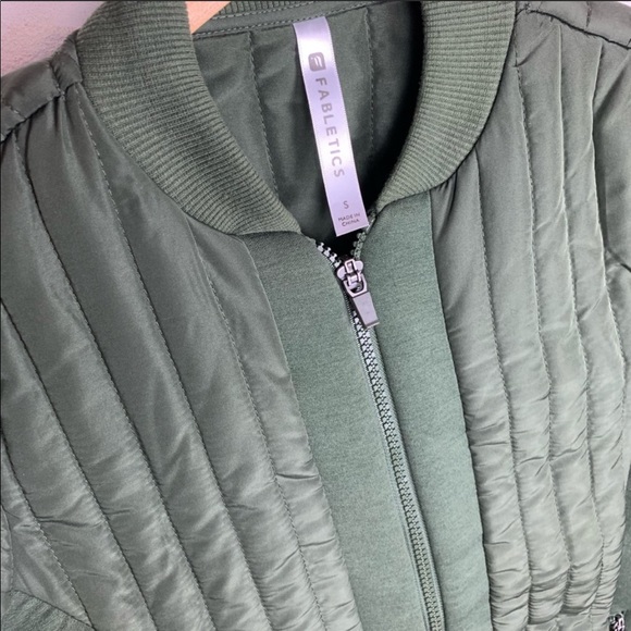 Fabletics | Green Pisa Puffer Jacket  Size Small - Picture 5 of 8